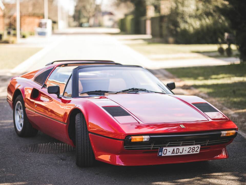 Image 1/8 of Ferrari 308 GTS Quattrovalvole (1985)