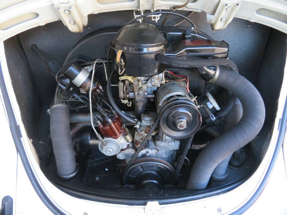 Image 15/19 de Volkswagen Kever 1300 (1970)