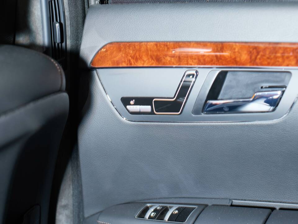 Image 26/128 de Mercedes-Benz S 500 BlueEFFICIENCY (2011)