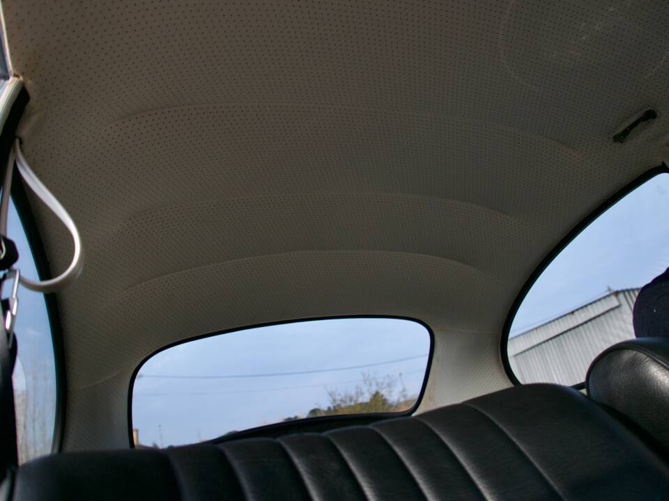 Image 50/54 of Volkswagen Beetle 1500 (1969)