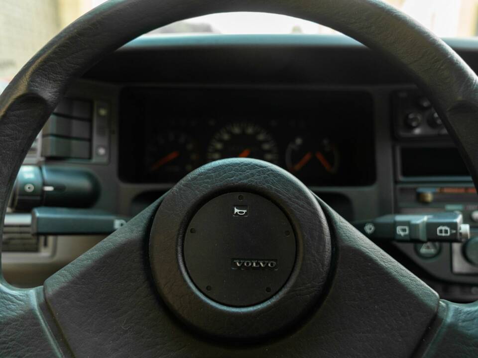 Image 47/50 of Volvo 480 S (1993)