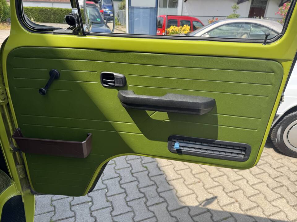 Image 88/100 of Volkswagen T2b Westfalia (1979)