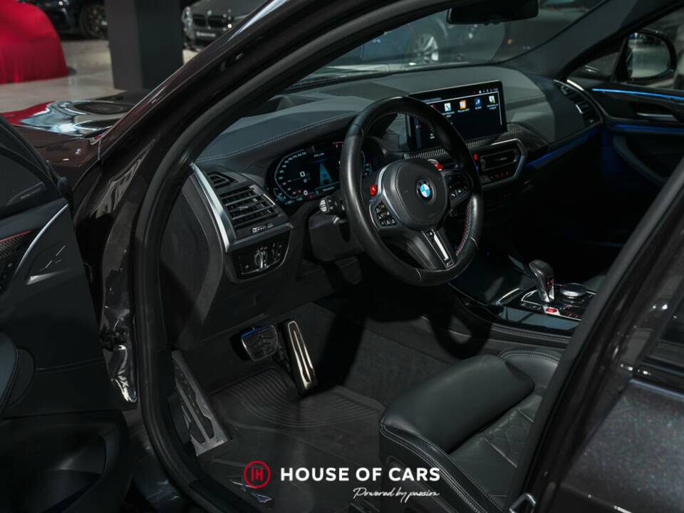 Image 14/24 of BMW X4 M (2022)