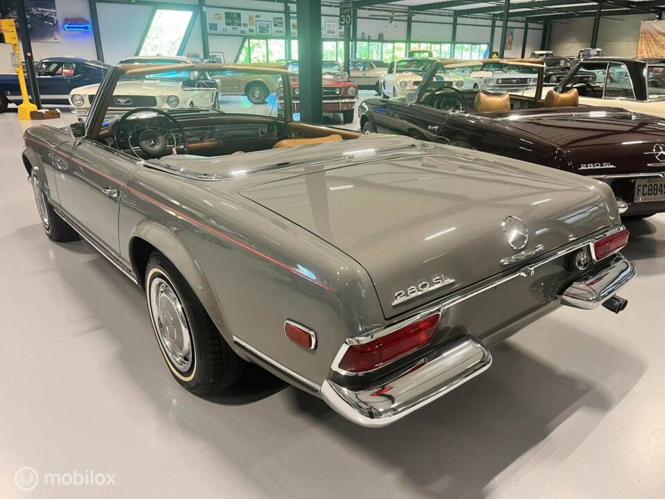 Immagine 4/33 di Mercedes-Benz 280 SL (1968)