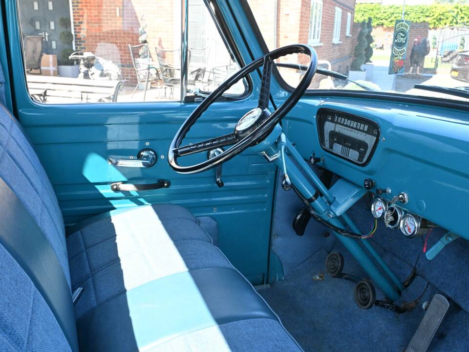 Image 25/50 de Ford F-100 (1954)