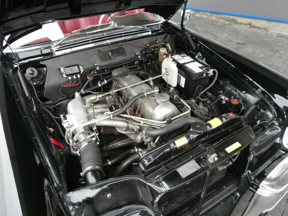 Imagen 19/26 de Mercedes-Benz 220 SE b (1963)