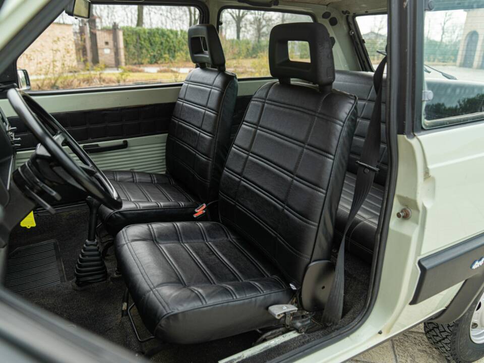 Bild 22/44 von FIAT Panda 4x4 1,0 (1987)