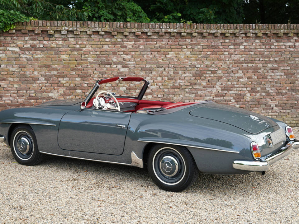 Image 18/50 of Mercedes-Benz 190 SL (1957)