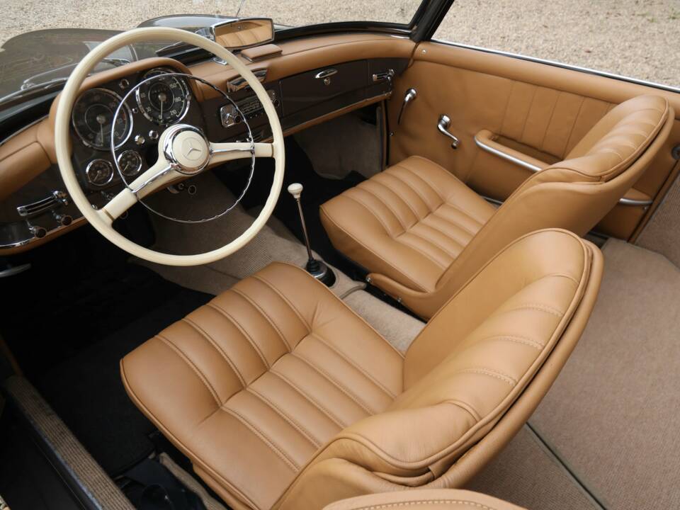 Image 3/50 of Mercedes-Benz 190 SL (1956)