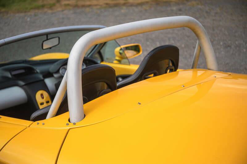 Image 28/34 of Renault Sport Spider (1998)