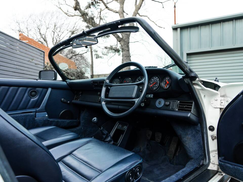 Bild 34/48 von Porsche 911 Speedster 3.2 (1989)