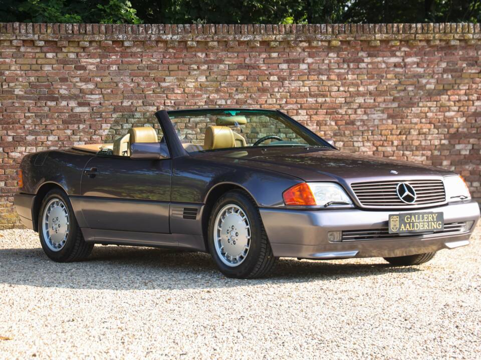 Image 10/50 of Mercedes-Benz 500 SL (1990)