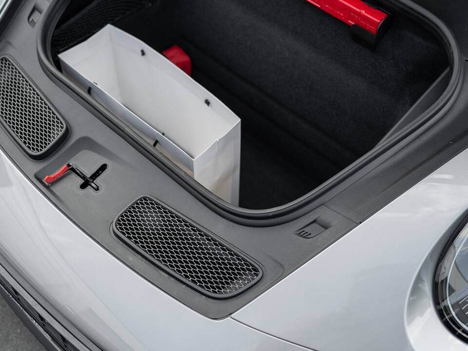 Afbeelding 39/40 van Porsche 911 GT3 (2021)