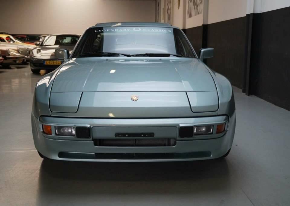 Image 21/50 de Porsche 944 Turbo (1986)