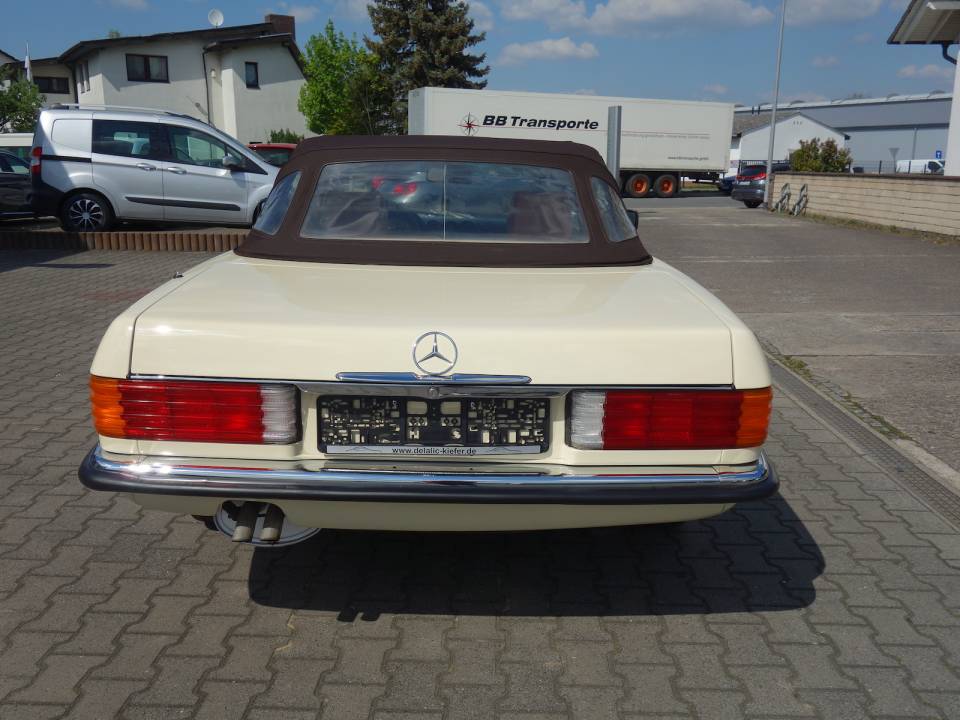Image 21/31 de Mercedes-Benz 560 SL (1986)