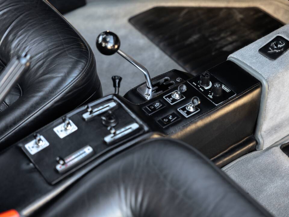 Bild 67/84 von Ferrari 512 BBi (1982)