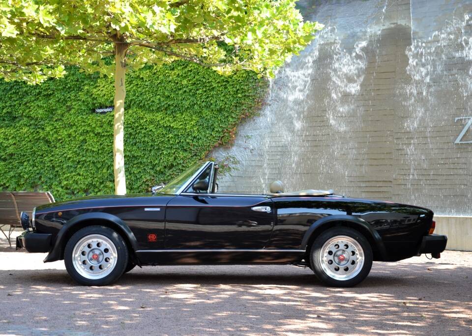 Imagen 5/26 de FIAT 124 Spider Volumex (1985)