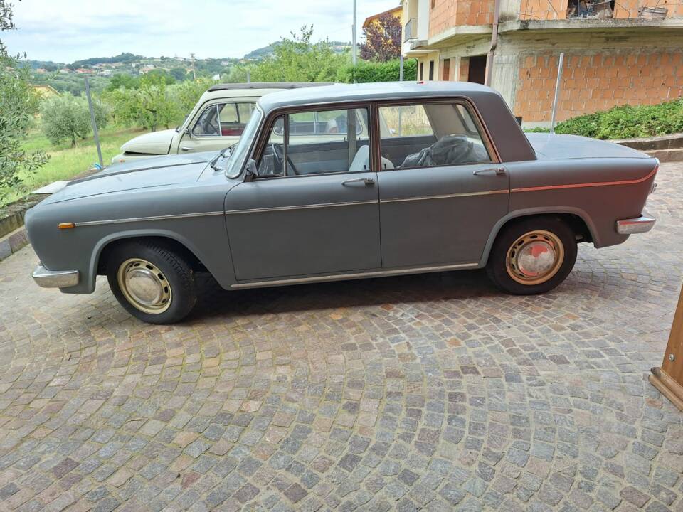 Image 15/18 of Lancia Fulvia 2C (1965)
