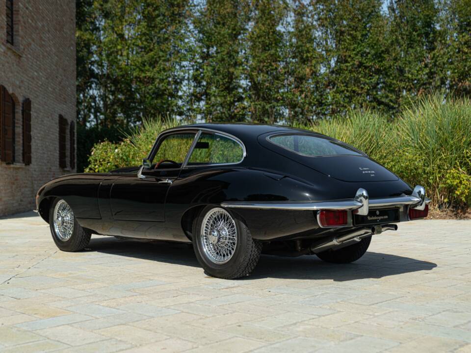 Image 9/50 de Jaguar E-Type (1968)