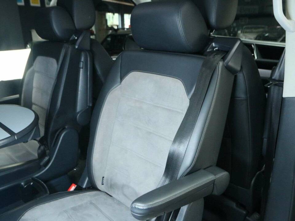 Image 24/50 of Volkswagen T6 Multivan 2.0 TDI (2020)
