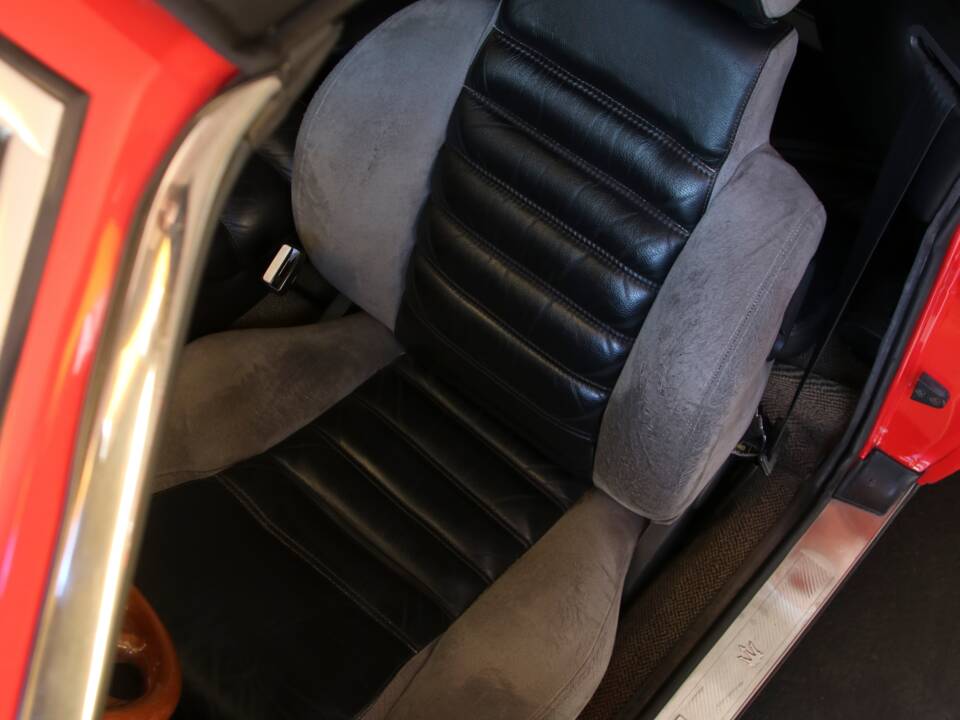 Bild 19/35 von Maserati Spyder (1991)