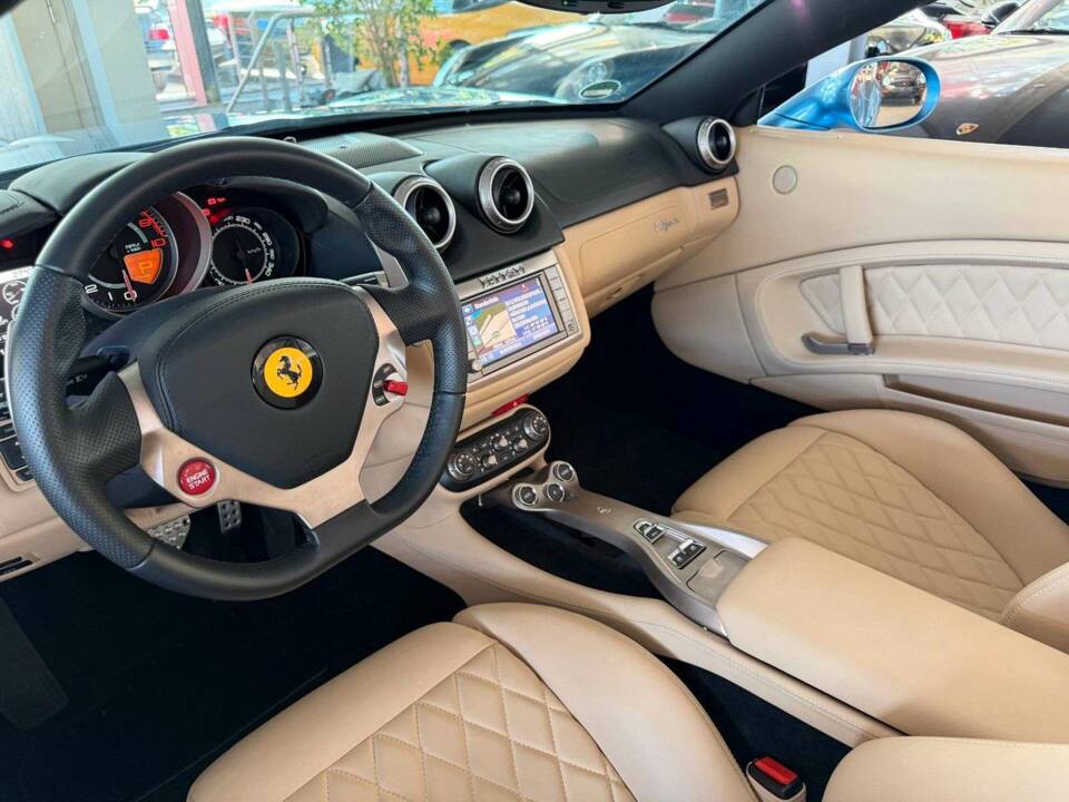 Immagine 15/42 di Ferrari California (2011)