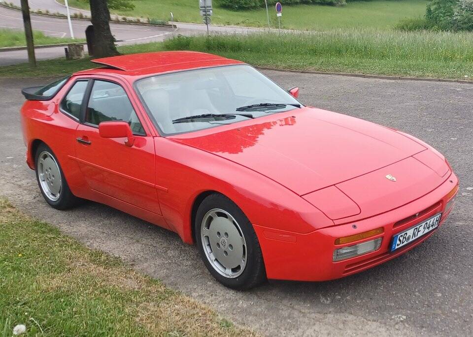 Bild 1/7 von Porsche 944 Turbo (1987)