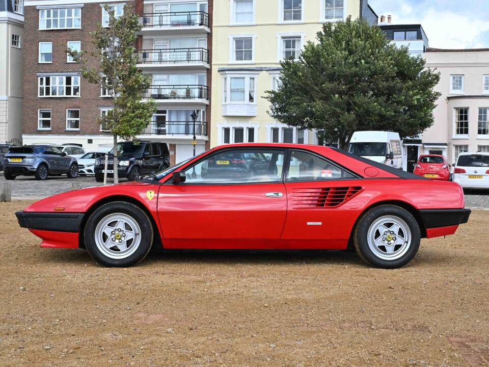 Image 2/50 of Ferrari Mondial 8 (1981)