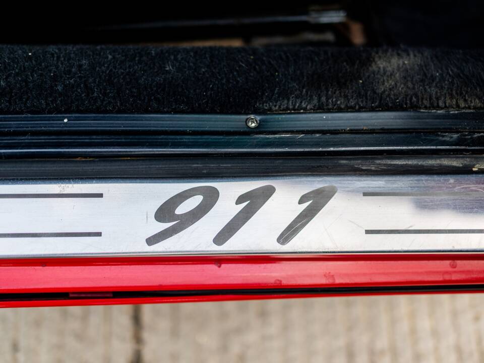 Image 42/45 de Porsche 911 Carrera RS (1990)