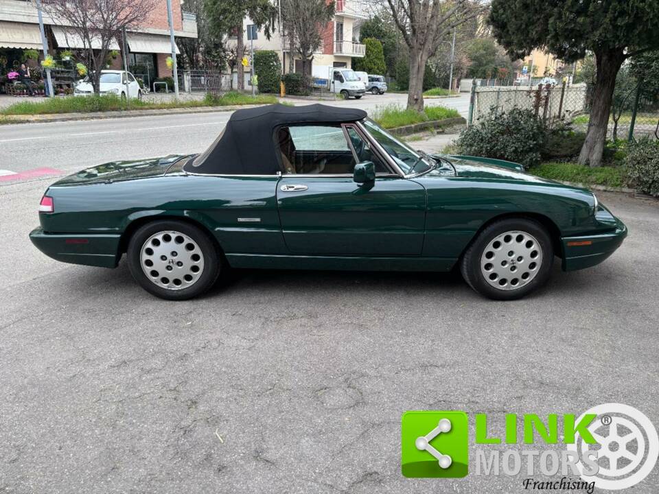 Immagine 3/10 di Alfa Romeo 2.0 Spider (1992)