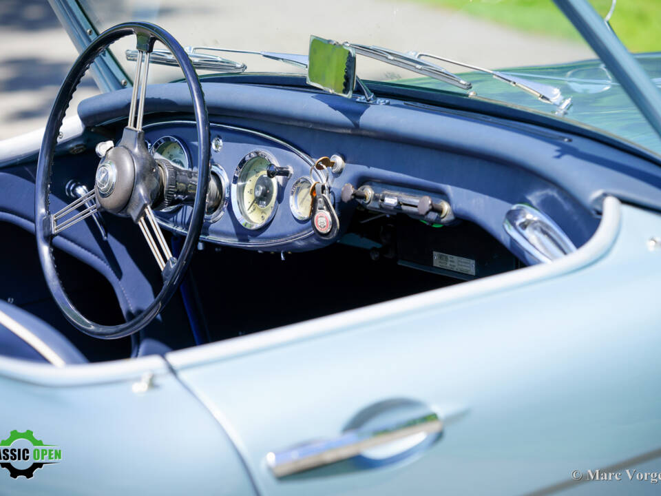 Image 10/51 of Austin-Healey 100&#x2F;6 (BN4) (1958)