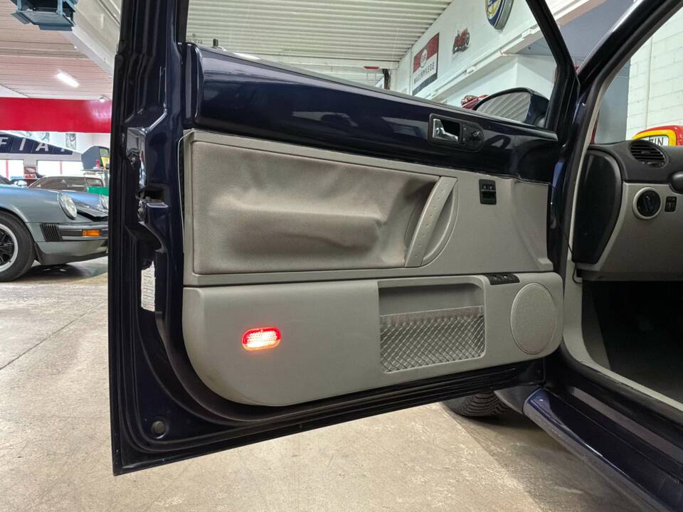 Bild 6/17 von Volkswagen New Beetle 1.4 (2002)
