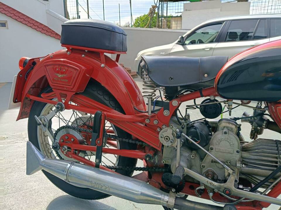 Afbeelding 30/42 van Moto Guzzi DUMMY (1960)
