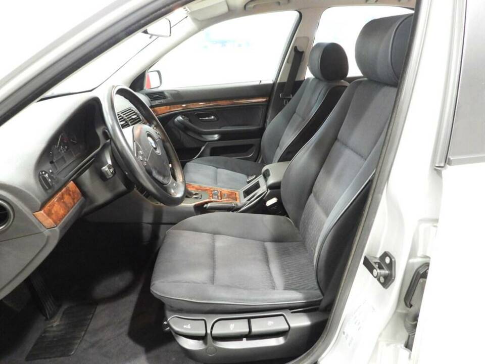 Image 5/15 de BMW 523i (1998)