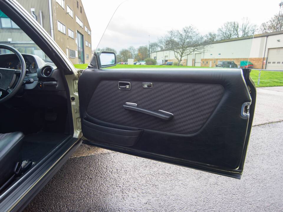 Image 15/30 de Mercedes-Benz 280 CE (1980)