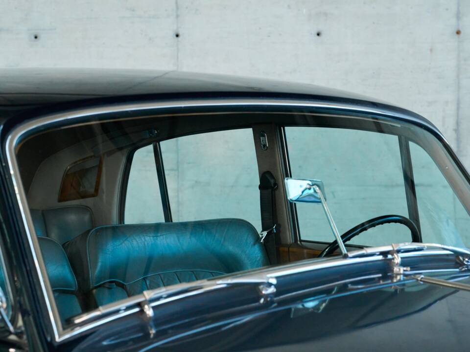 Image 29/50 of Bentley S 3 (1964)