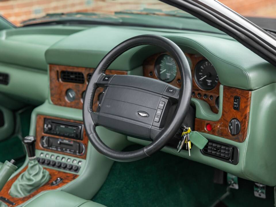Image 19/50 de Aston Martin Virage Volante (1992)