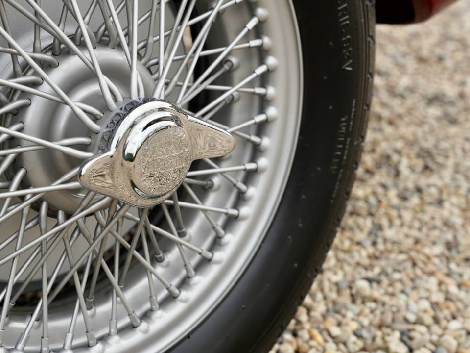 Imagen 42/50 de Aston Martin DB 2/4 Mk II DHC (1955)