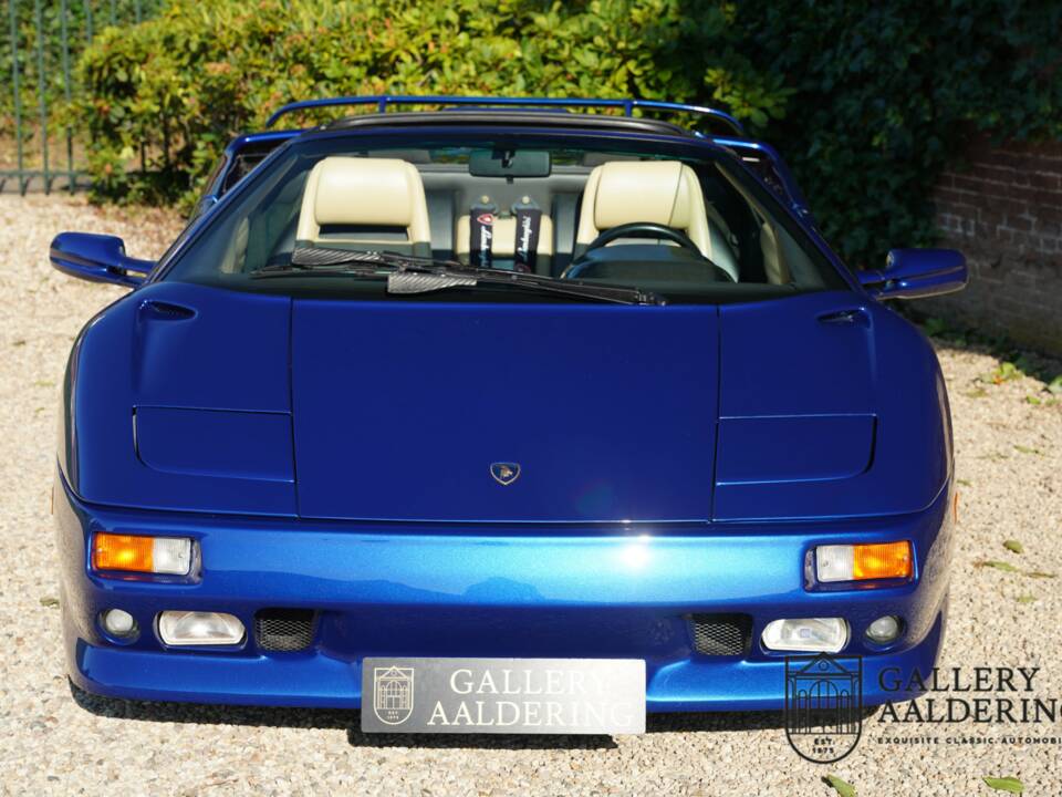 Image 6/50 of Lamborghini Diablo VT Roadster (1996)