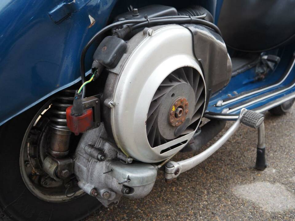 Bild 30/36 von Piaggio Vespa 150 Sprint Veloce (1974)