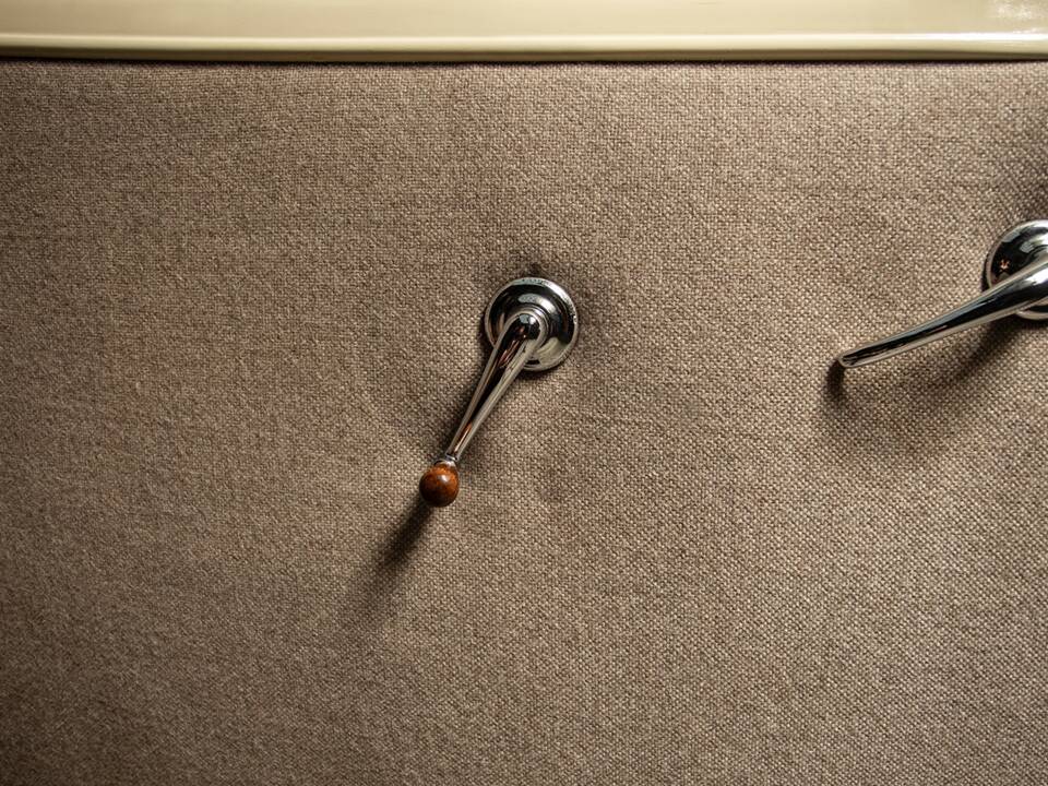 Immagine 15/35 di Citroën Traction Avant 11 légère (1955)