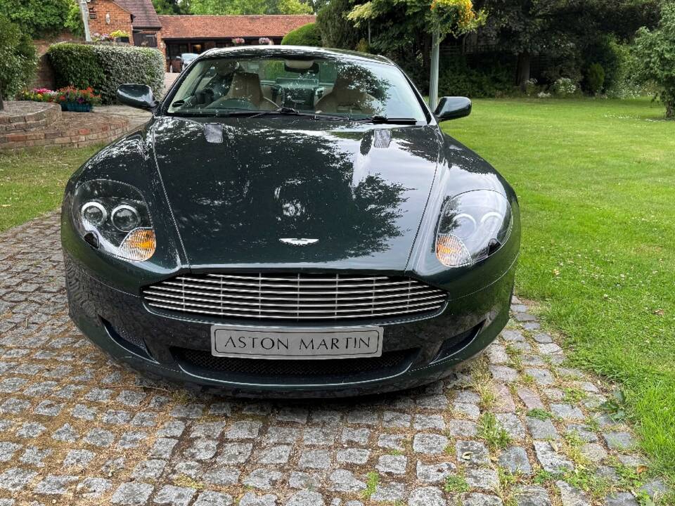 Image 21/43 of Aston Martin DB 9 (2008)