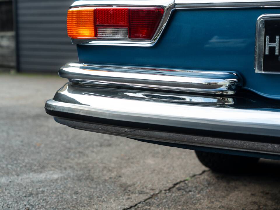 Image 6/57 de Mercedes-Benz 280 SE 3,5 (1971)