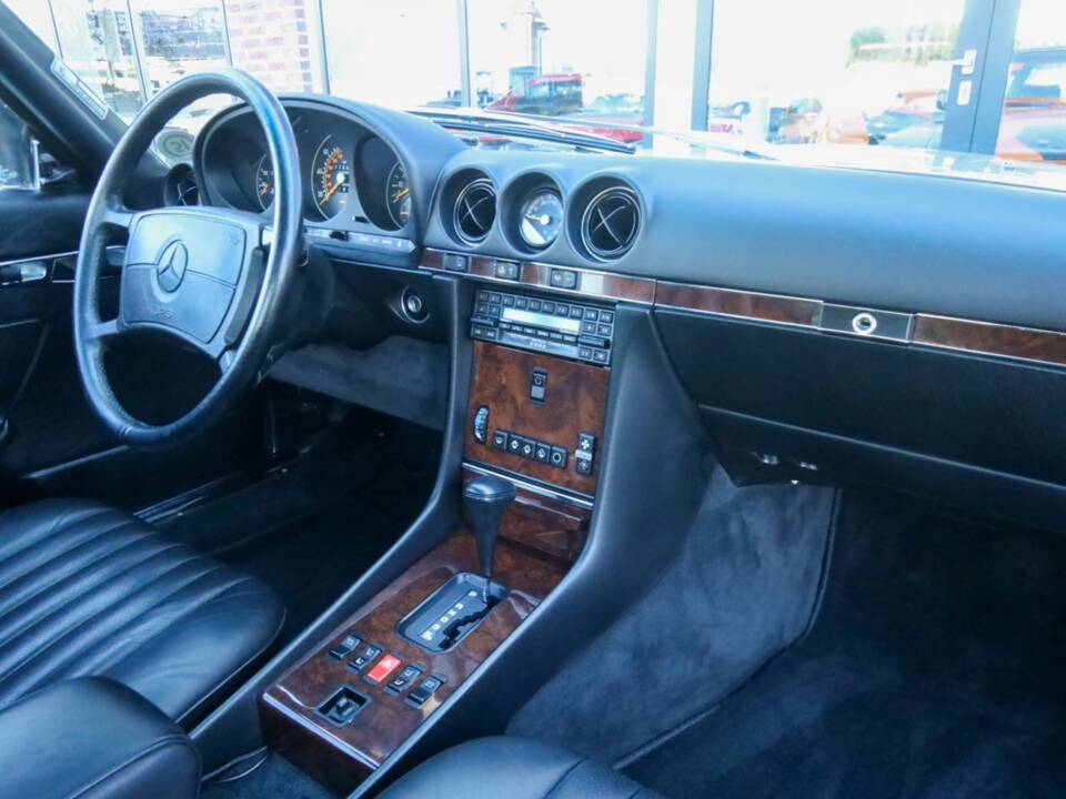 Bild 18/50 von Mercedes-Benz 560 SL (1987)