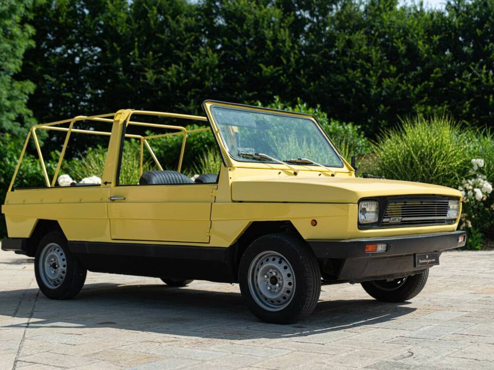 Immagine 2/50 di FIAT 127 Moretti Midimaxi 900 (1980)