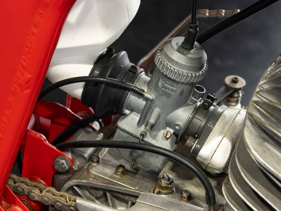 Image 49/50 of CZ 250 (1977)