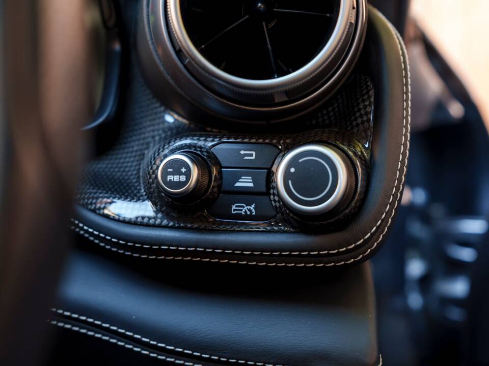 Bild 22/36 von Ferrari GTC4Lusso T (2020)