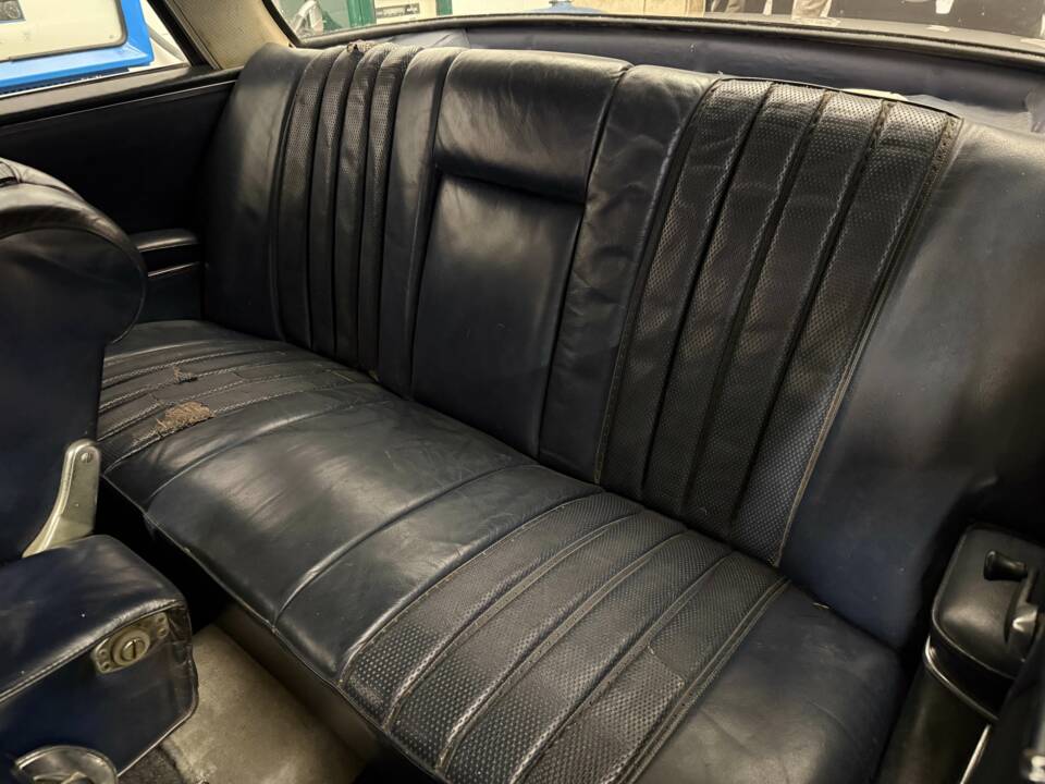 Image 13/18 of Mercedes-Benz 250 SE (1967)