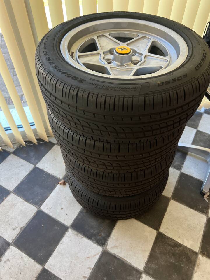 Image 35/114 de Ferrari 308 GTS Quattrovalvole (1985)