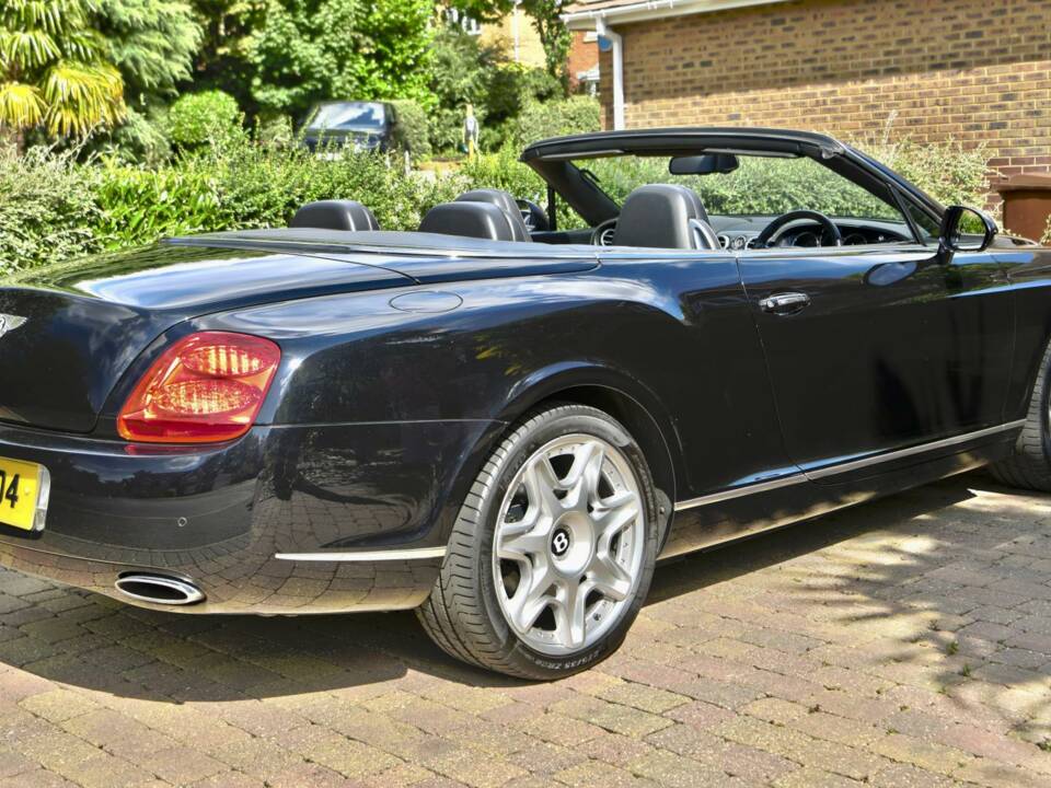 Bild 8/42 von Bentley Continental GTC W12 (2011)